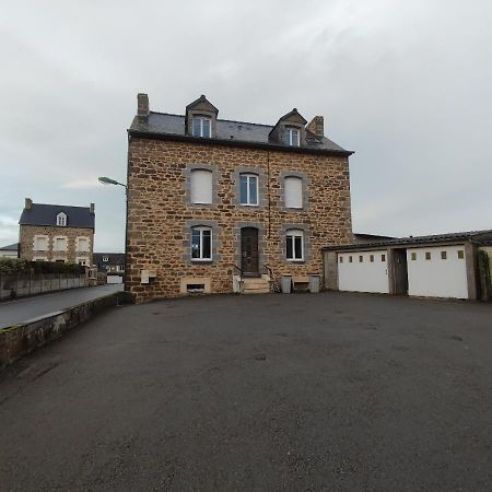 Le Petit Melorien Apartman Saint-Méloir-des-Ondes Kültér fotó