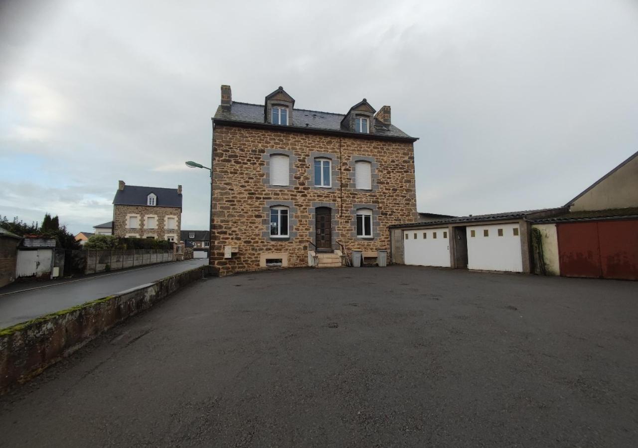 Le Petit Melorien Apartman Saint-Méloir-des-Ondes Kültér fotó